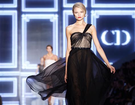 dior ss12 fashion show beijing|EXCLUSIVE: Dior to Stage Gold.